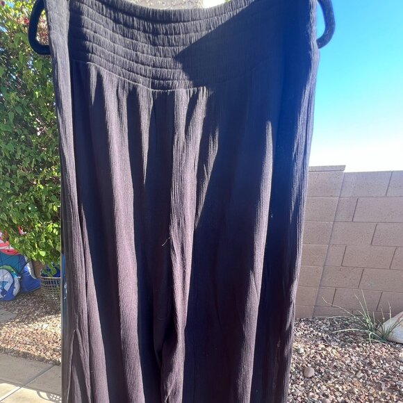 SZXL Kona Sol Target Black Crinkle Cover Up Pant. Side Slits. Wide waistband. - Picture 3 of 7